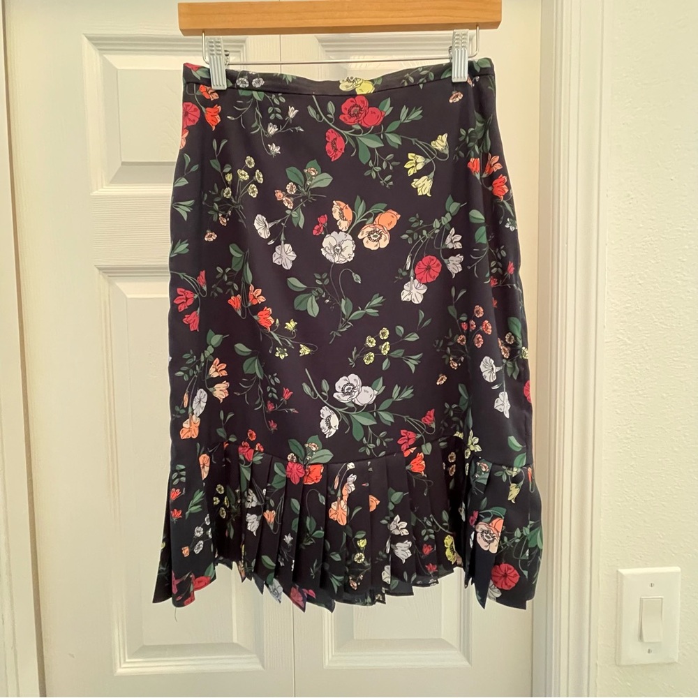 Ann Taylor Black Floral Pencil Skirt
